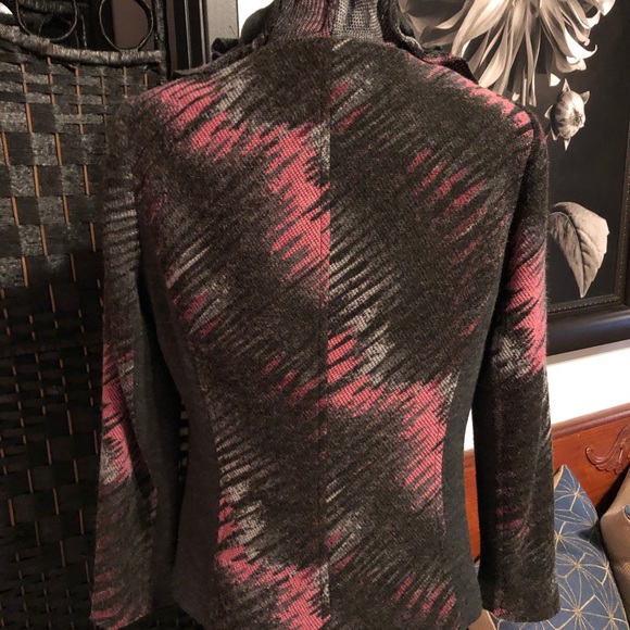 EUC Women’s VEX collection button blazer with fabric  rose embellishment - Picture 8 of 12